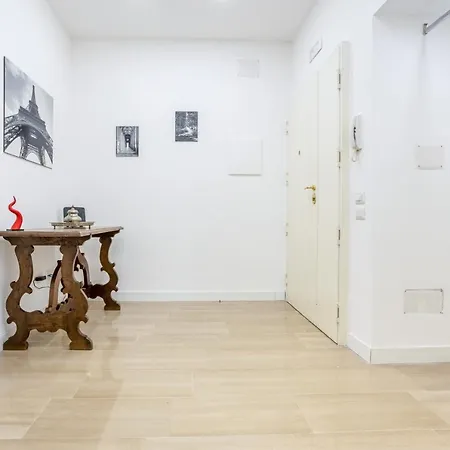 Vomero Deluxe * Naples